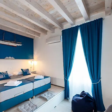Πανσιόν Nautica 1 - Old Town *