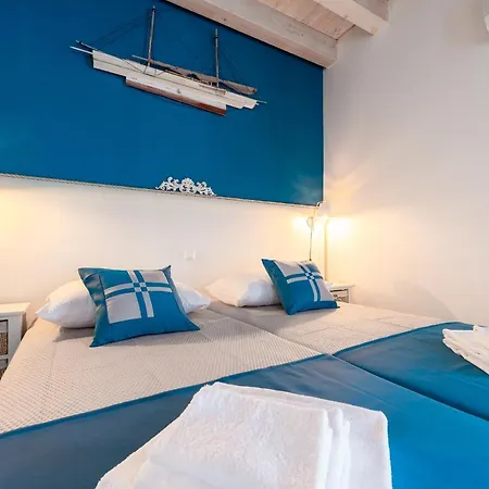 Nautica North - Old Town Pensión 3*