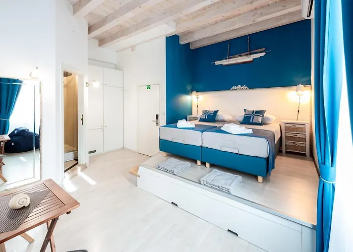 Nautica North - Old Town Guest house